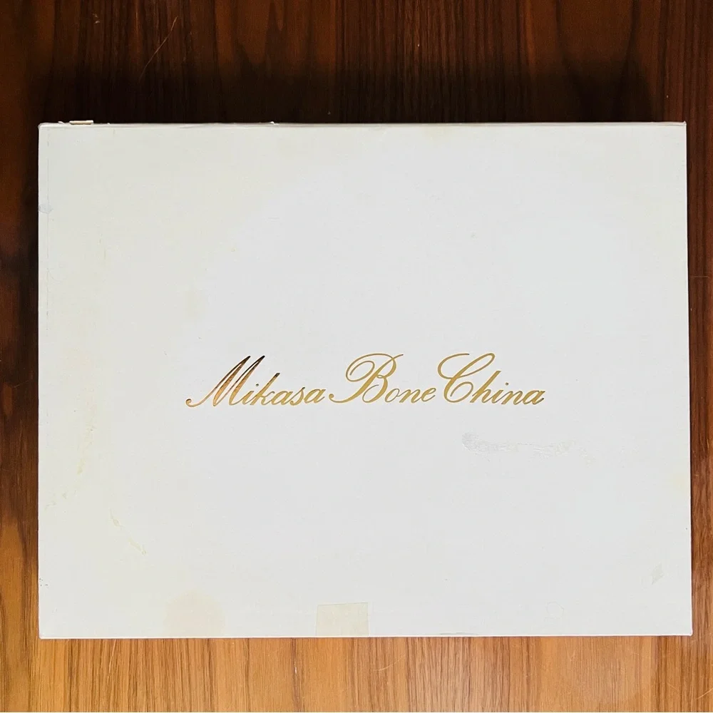 VINTAGE • Mikasa Bone China cake serving set‎